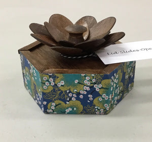 Lotus Box