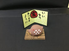 Load image into Gallery viewer, Figurine
