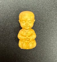 Load image into Gallery viewer, Wood figurines
