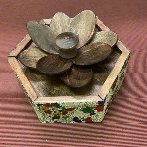 Lotus Box