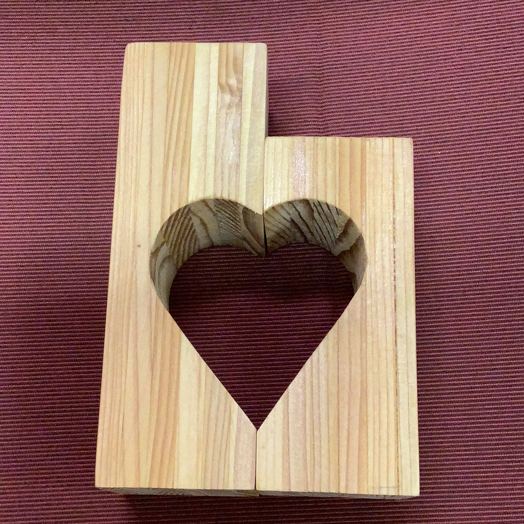 Kamaboko Wood Heart Stand
