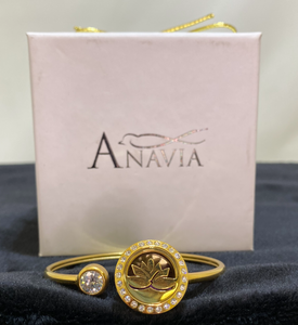 Twisted Bangle Bracelet with lotus design
