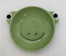 Load image into Gallery viewer, Frog bowl and plate set
