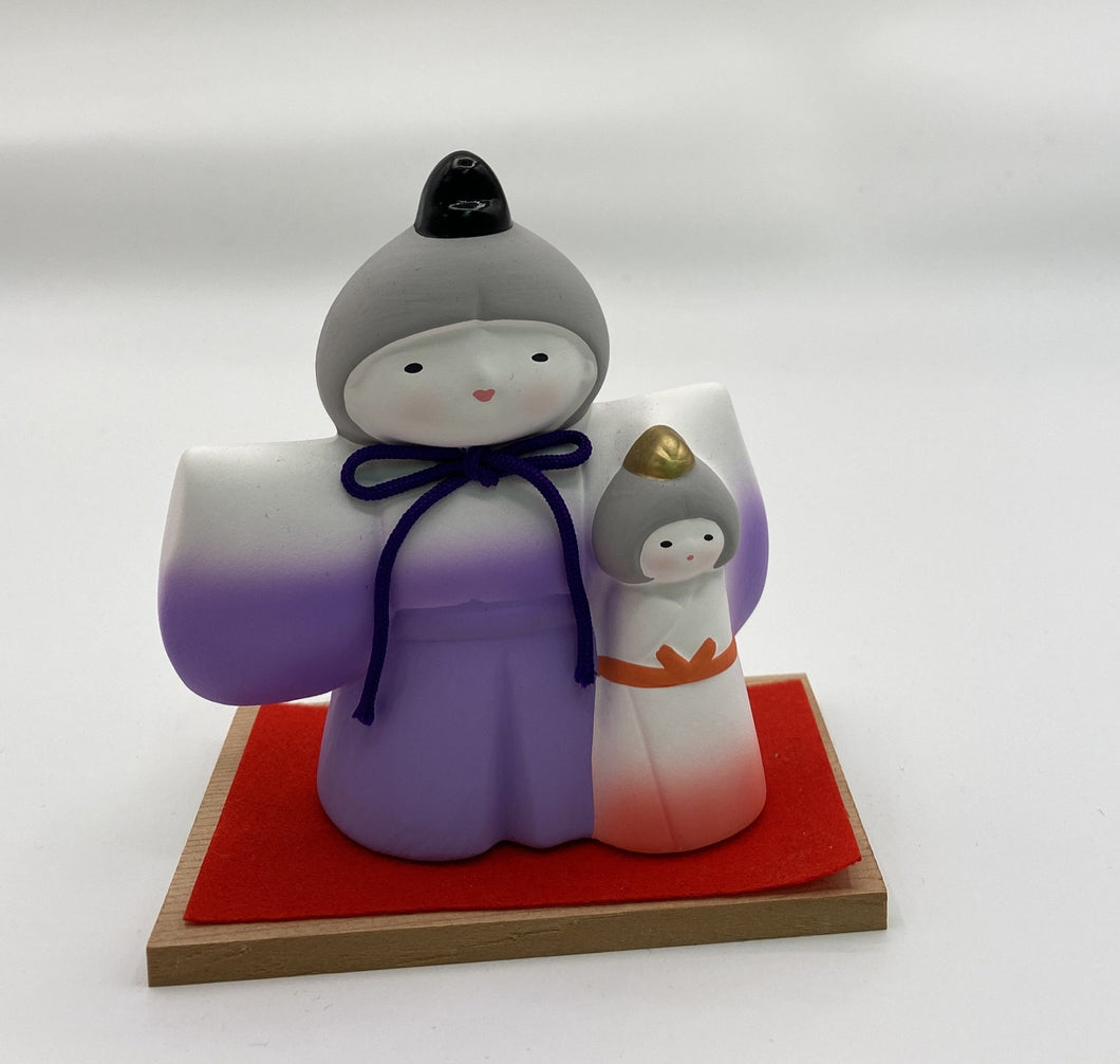 Mother and child figurine