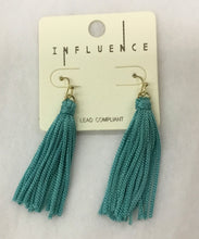 Load image into Gallery viewer, Earrings with tassels
