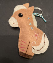 Load image into Gallery viewer, Ornament/magnet
